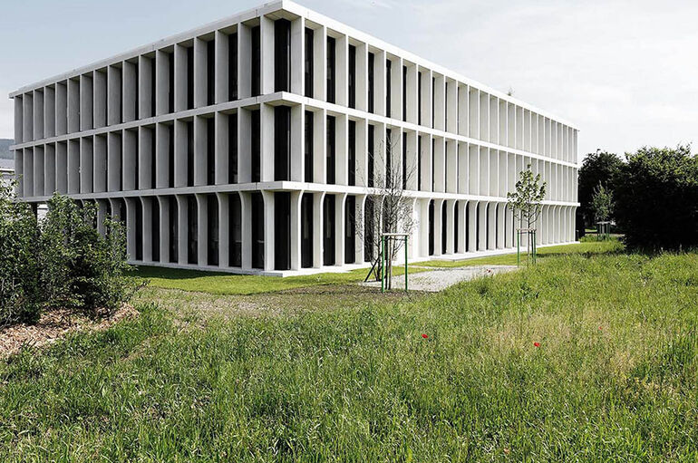 Erweiterungsneubau Kreisschule Gäu_aPerf® board_2000x1400px_gross_11